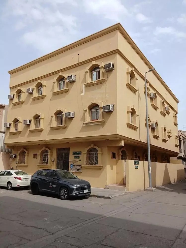 # 28 غرفة مبنى للبيع في الخبر، المنطقة الشرقية