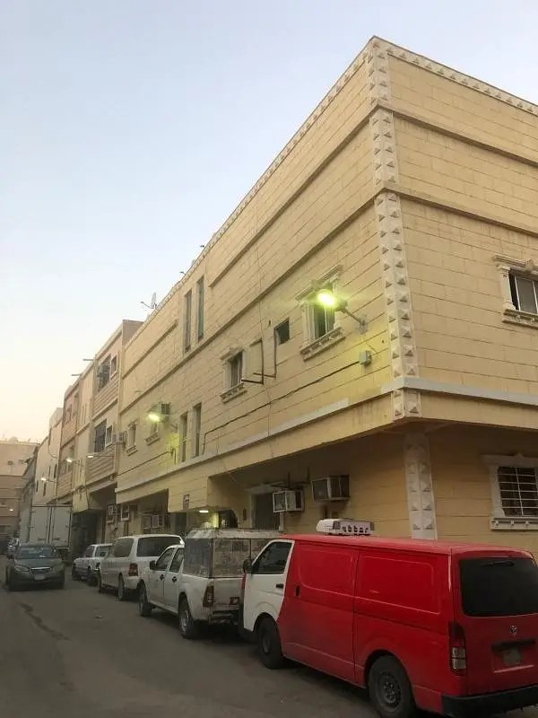 #عمارة سكنية للبيع في منفوحة، وسط الرياض